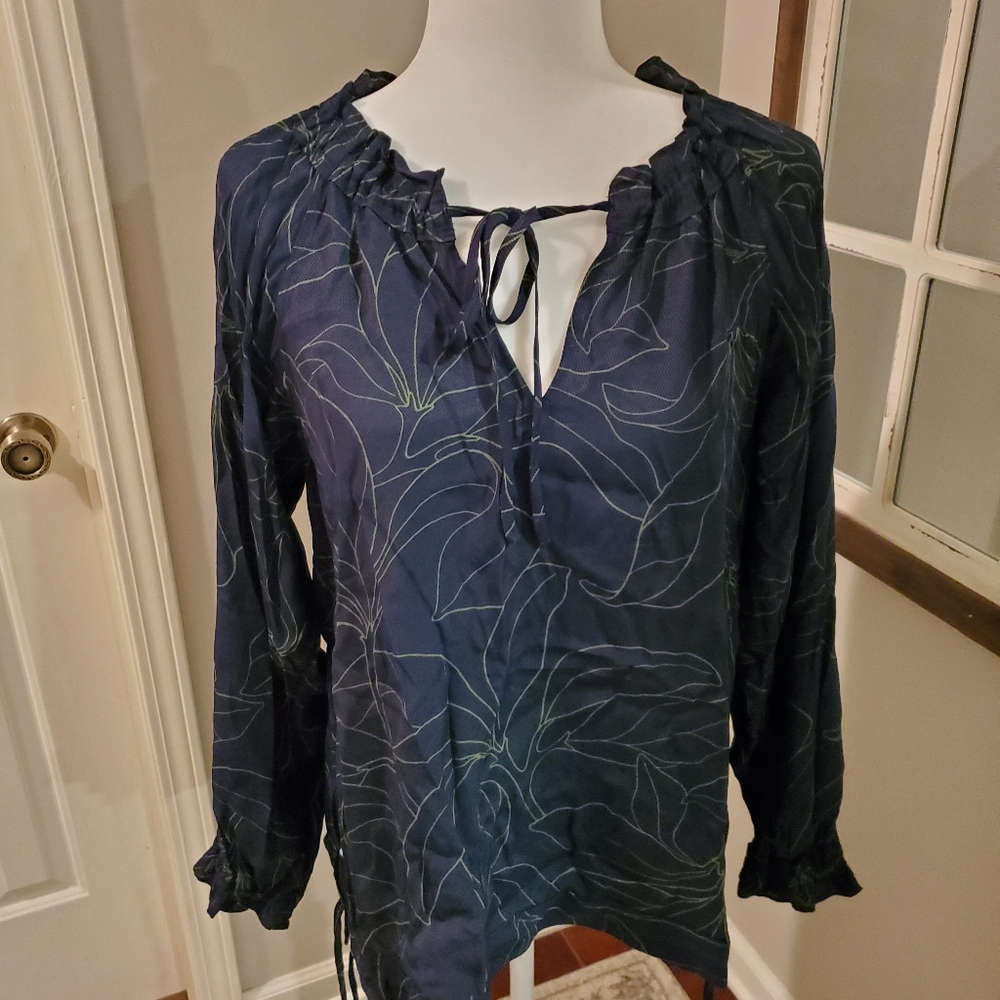 Ann Taylor navy green top S small
